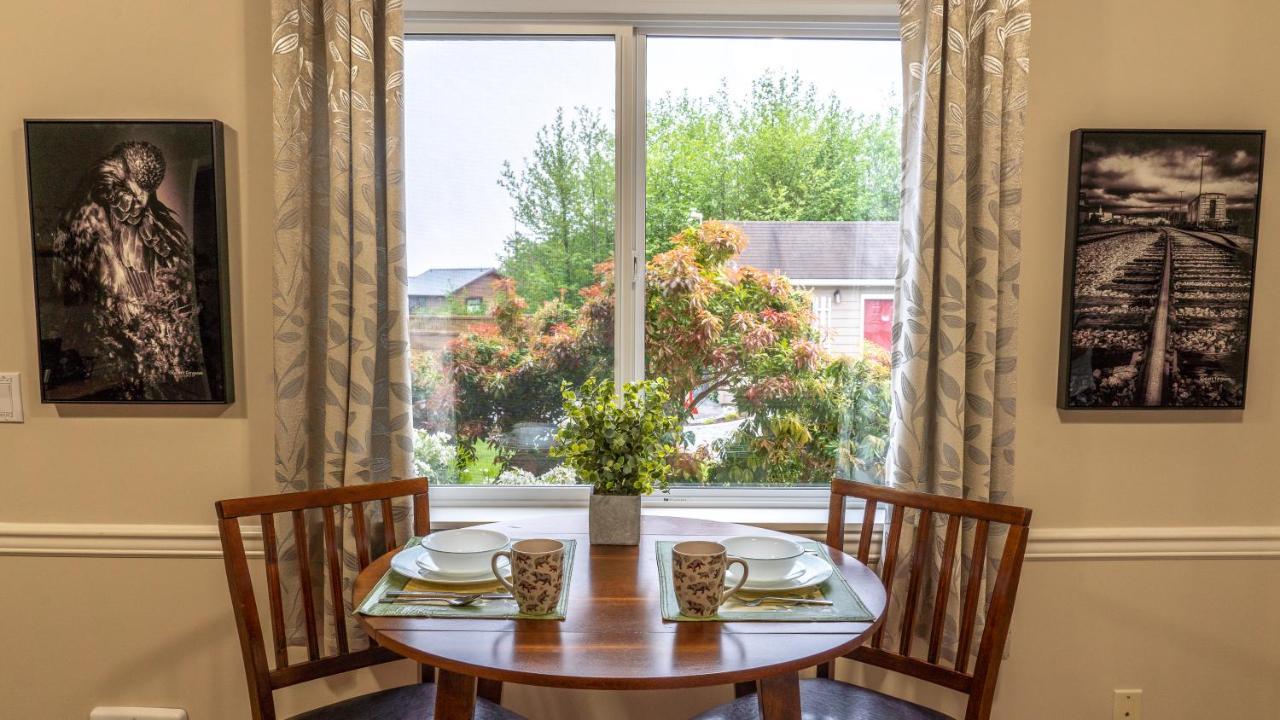 Wild Pacific Guest Suites اوكلويلت المظهر الخارجي الصورة