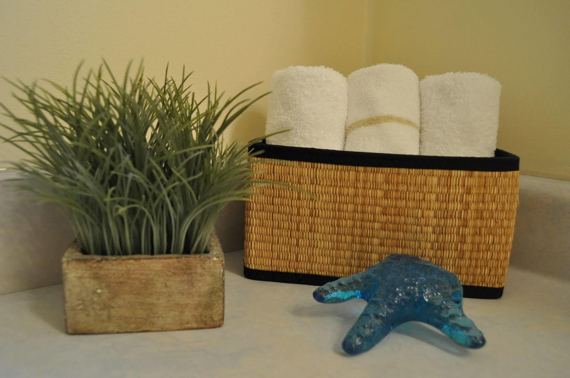 Wild Pacific Guest Suites اوكلويلت المظهر الخارجي الصورة